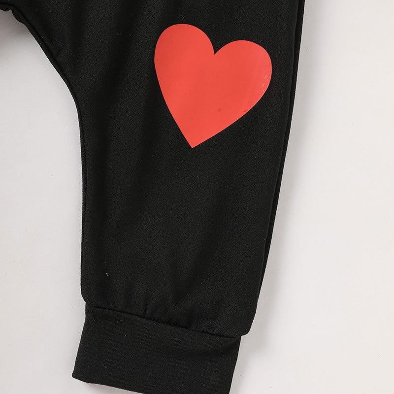 Conjunto de dos piezas para bebé de niño con estampado 'Heart Crusher' para el Día de San Valentín, camiseta de manga larga y pantalones negros con estampado de corazón